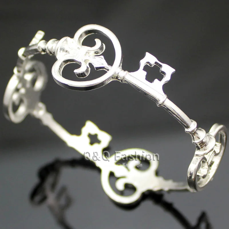 Vintage Victorian Skeleton Key Bracelet Women Man Fashion Lucky Cuff Bangle Anime HipHop Punk Charm Jewelry Creative Accessories